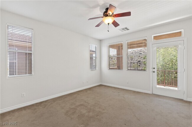 Building Photo - 2831 Dunnottar Ave