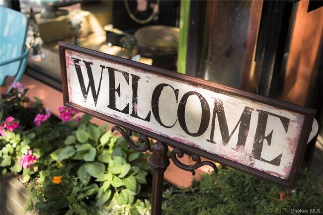 Building Photo - 20 S Broadway