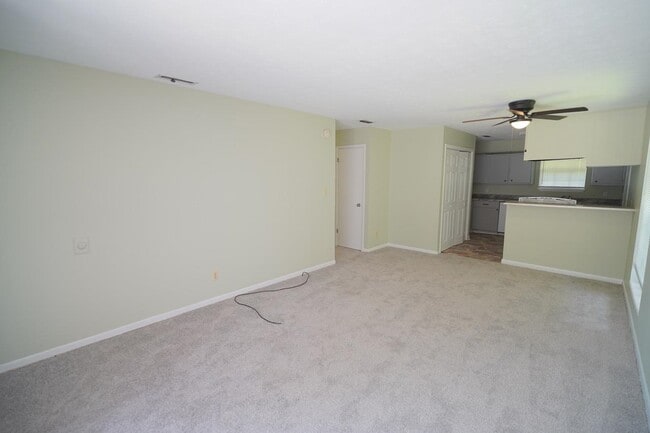 Building Photo - 2304 Hartsfield Ct