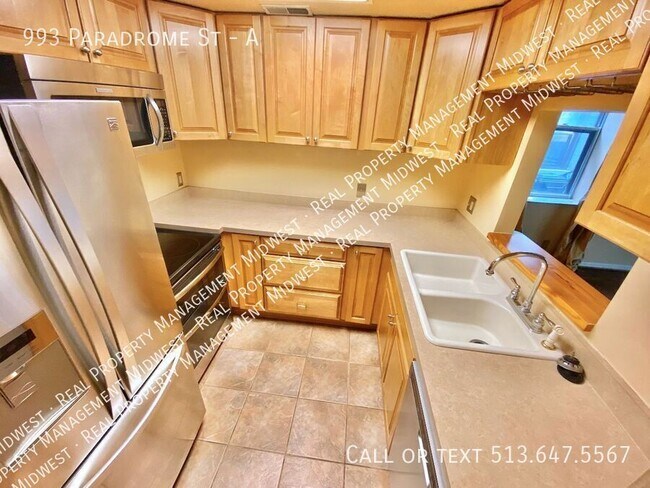Building Photo - 993 Paradrome St