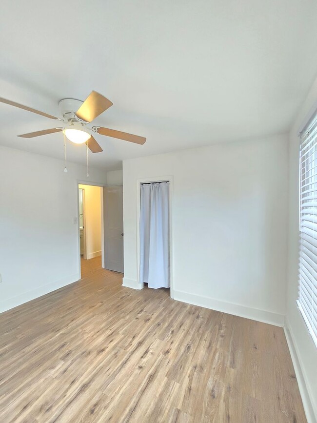 Building Photo - DOWNTOWN WILMINGTON - RENOVATED! Castle St...