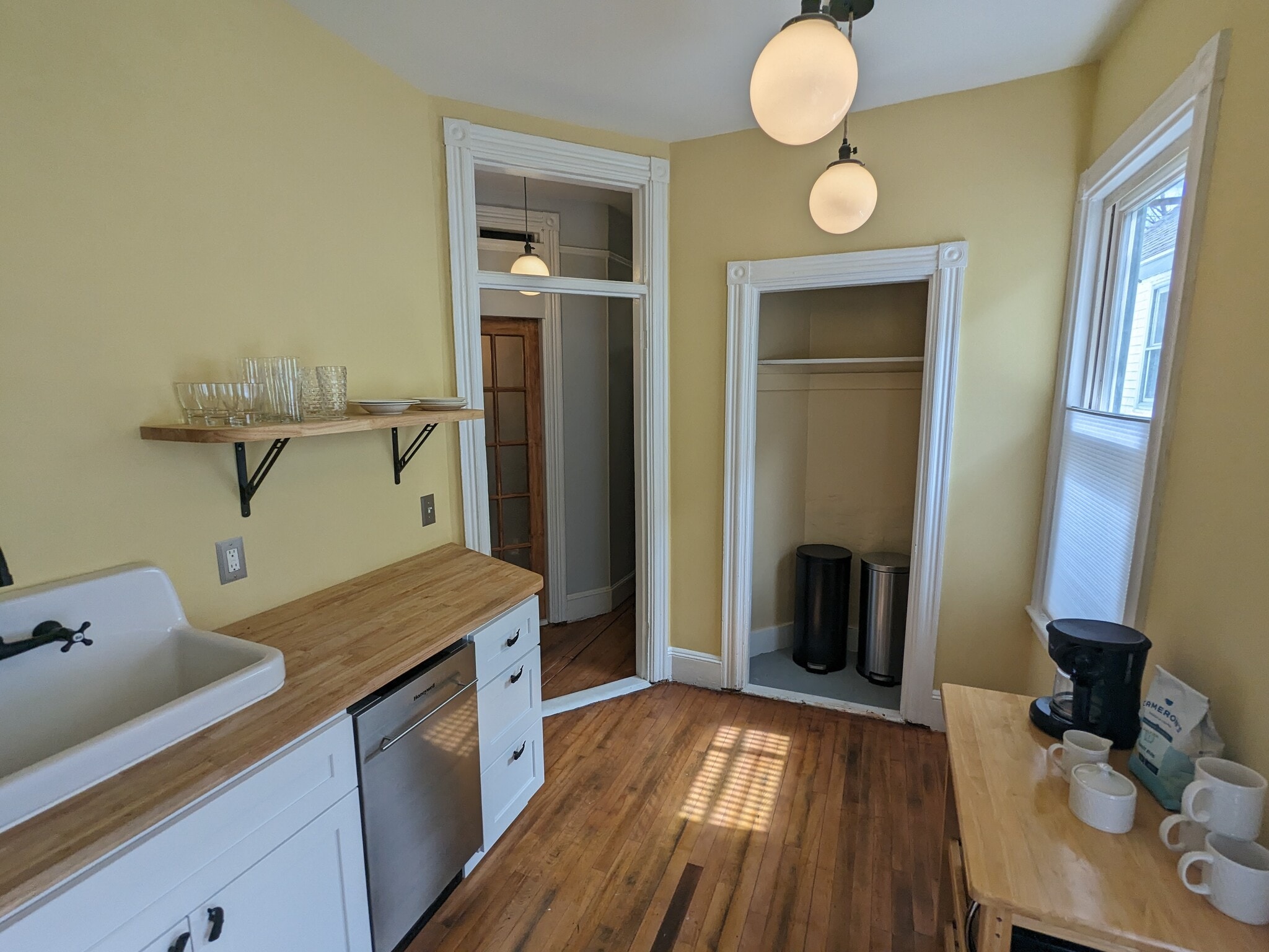 Building Photo - 241 Spring St