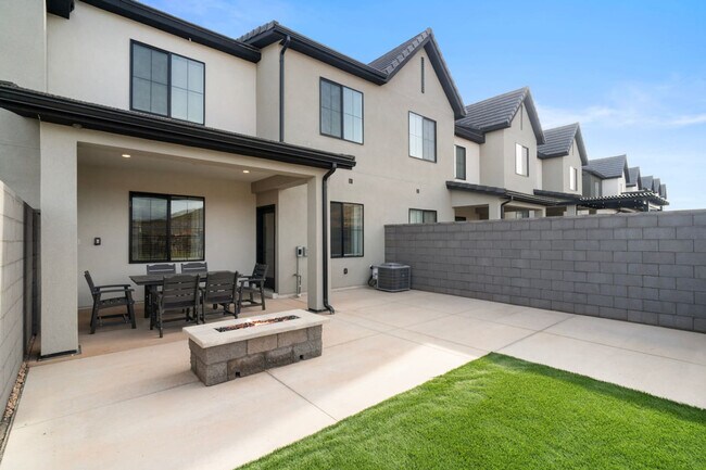 Building Photo - 1706 Ripple Rock Dr