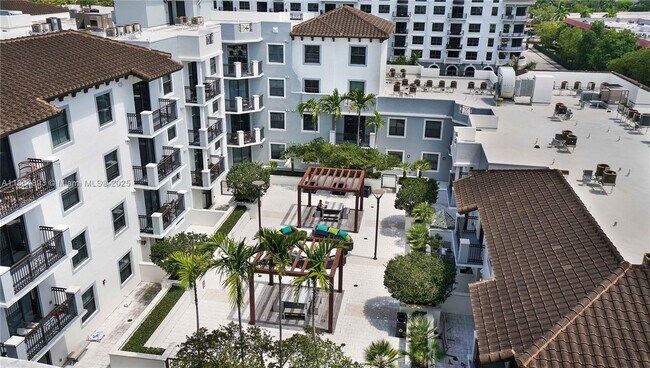 Building Photo - 8390 SW 72nd Ave