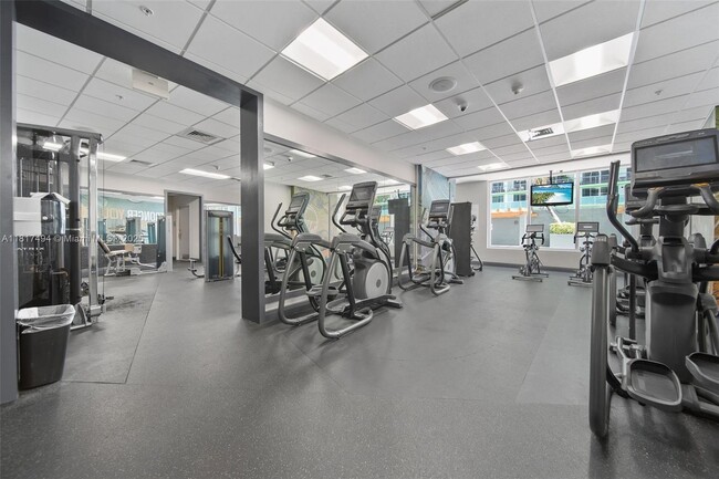 Building Photo - 1750 N Bayshore Dr