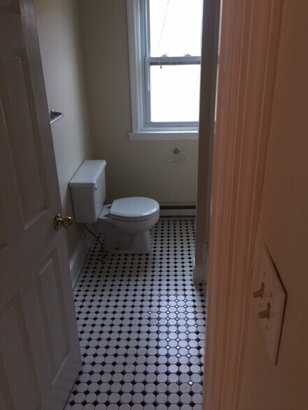 Building Photo - 1611 N Rodney St