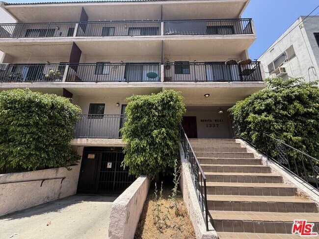 Building Photo - 1337 N Sierra Bonita Ave