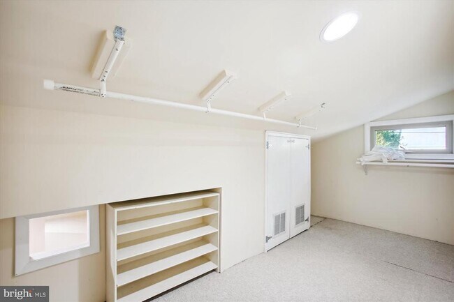 Building Photo - 8509 Cyrus Pl