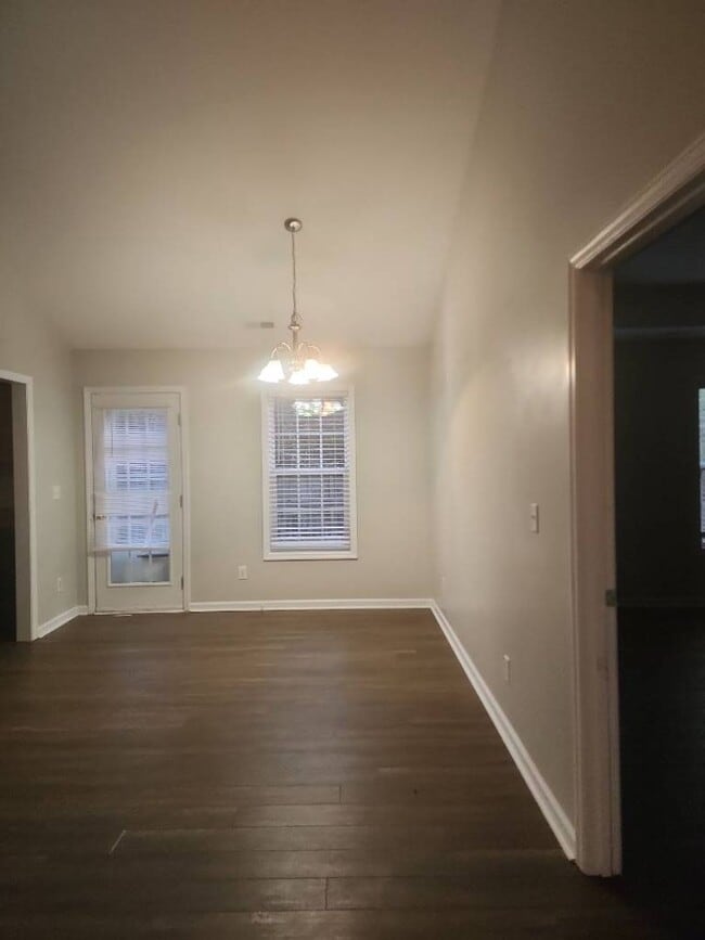 Building Photo - 122 Christy Dr