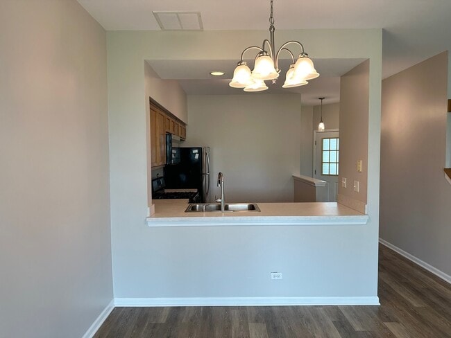 Building Photo - 179 Polaris Dr