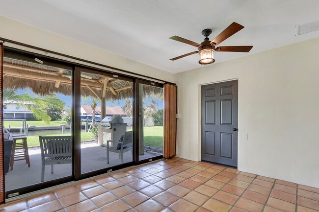 Building Photo - 8336 SE Palm St