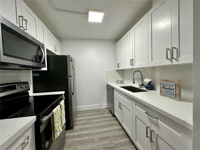 Building Photo - 13455 SW 9th Ct