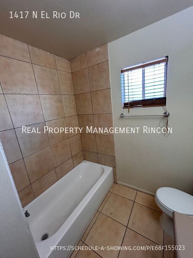 Building Photo - 1417 N El Rio Dr