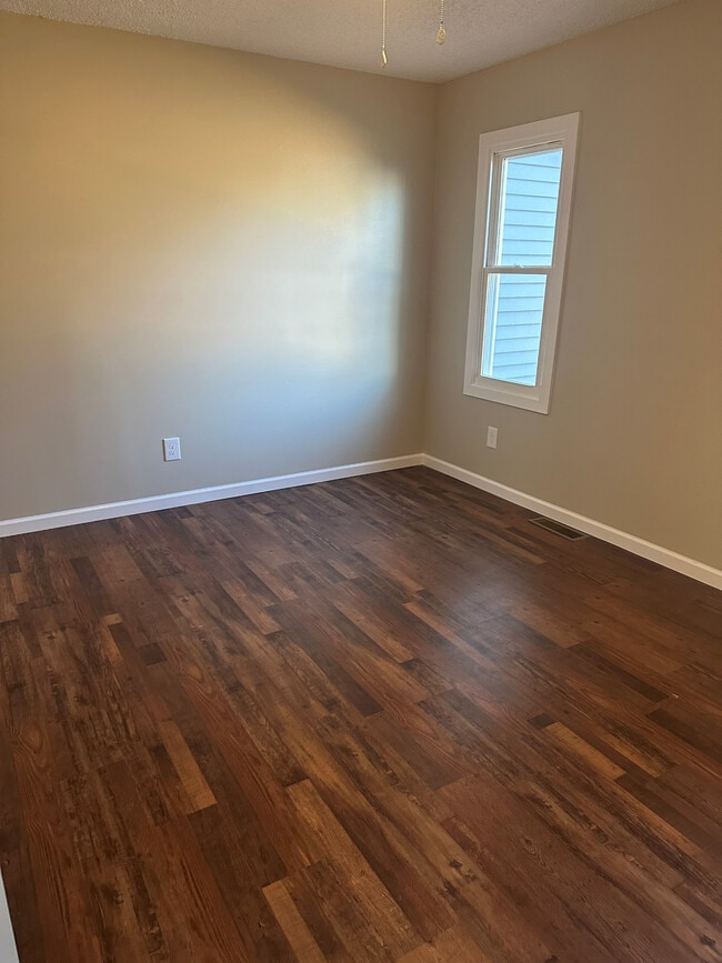 Building Photo - 3204 Deer Path Cir