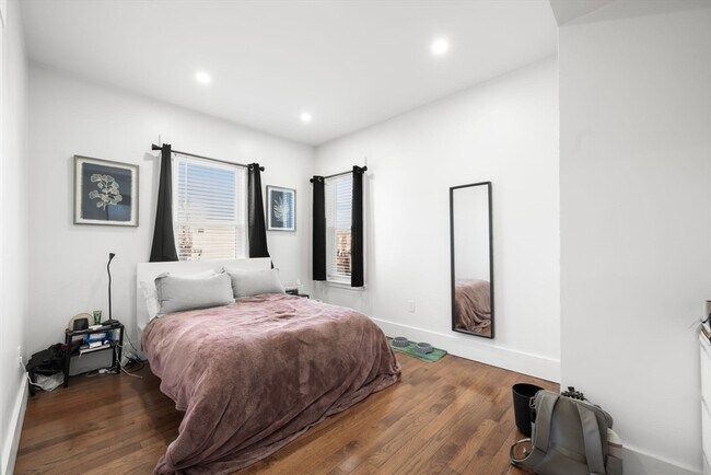 Building Photo - 783 Washington St