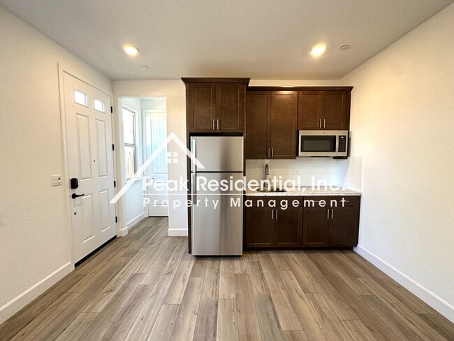 Building Photo - Brand New West Roseville 4bd/3.5ba with Se...