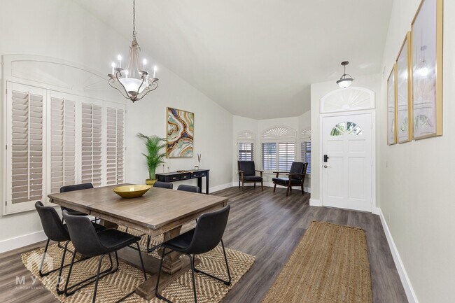 Building Photo - 3808 N Sawtooth Cir