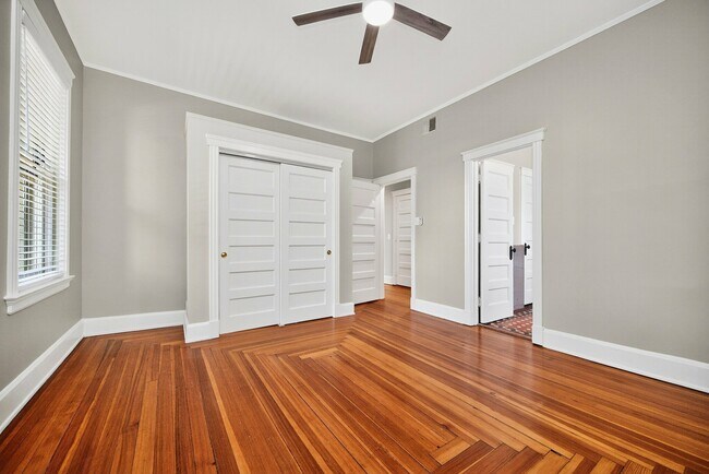 Flat 102 Bedroom - Clermont Condominiums