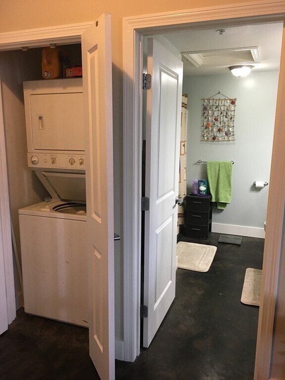 Building Photo - 21 Illinois St