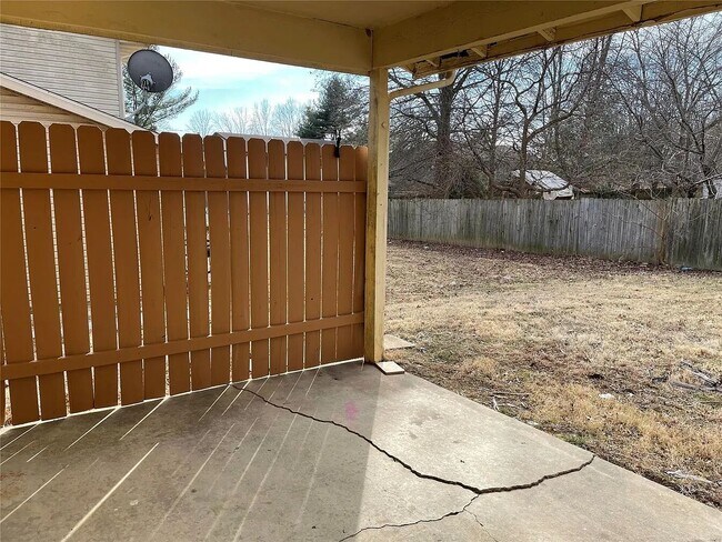 Building Photo - 711 Plankway Dr