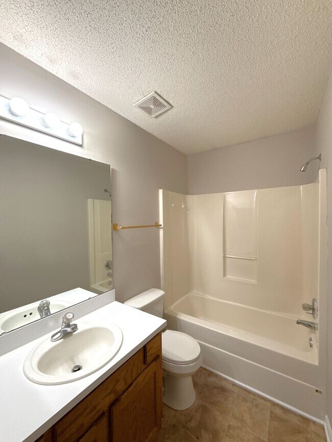 Building Photo - 3214 Atlas Dr