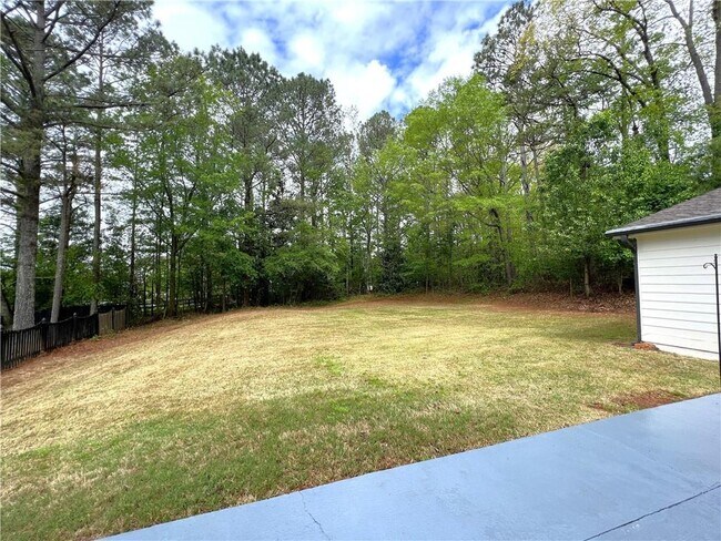 Building Photo - 12560 Crabapple Chase Dr