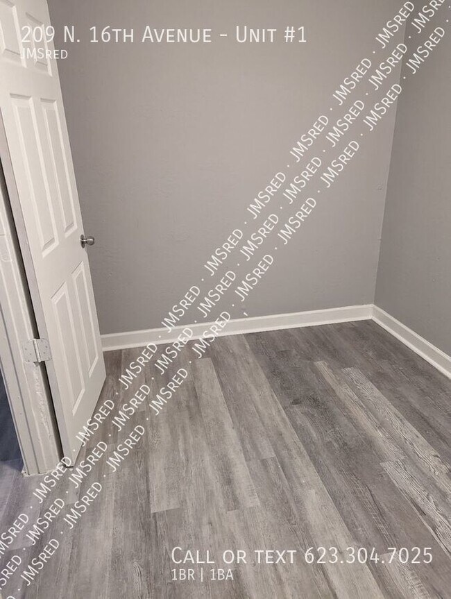 Building Photo - 209 N 16th Ave