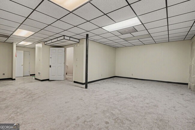 Building Photo - 500 Hickory Hills Trail