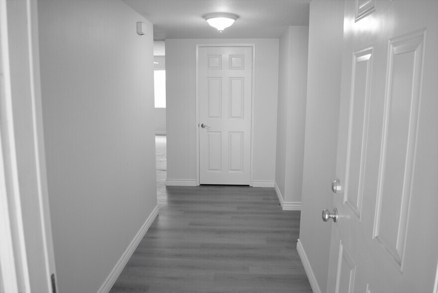 Building Photo - 16042 Waikiki Ln