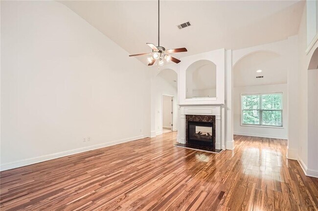 Building Photo - 1873 Jameson Cir NE