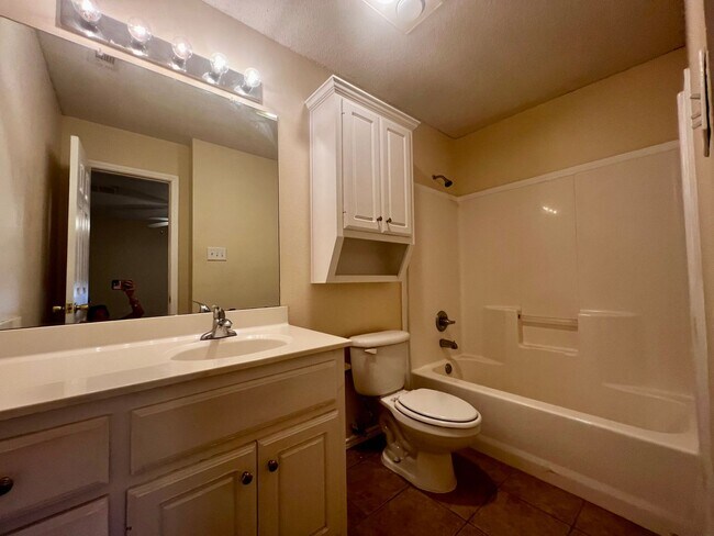 Building Photo - 2403 87th St