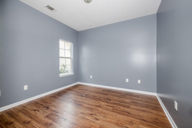 Building Photo - 528 Casey Ct