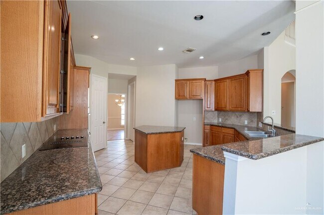 Building Photo - 2603 Santa Monica St