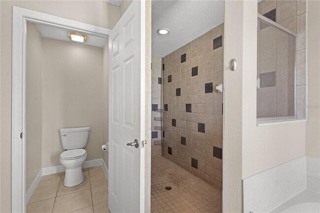 Building Photo - 5320 SW 115th Loop