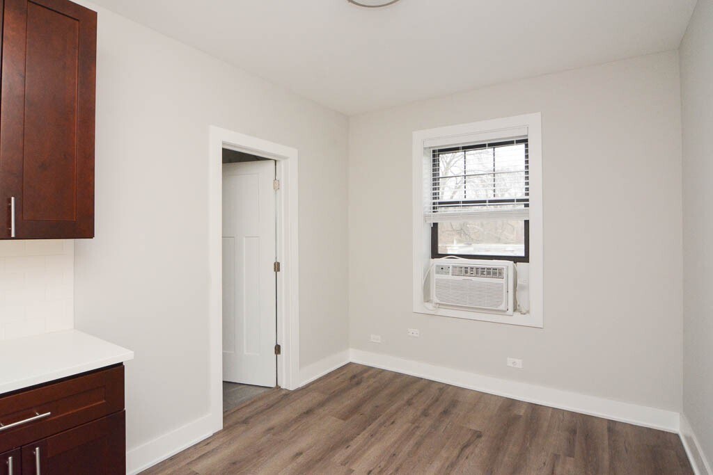 Building Photo - 725 St Johns Ave