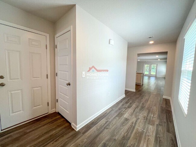 Building Photo - 5257 Peach Dr