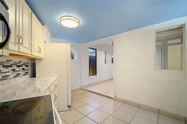 Building Photo - 2270 NE 135th Terrace