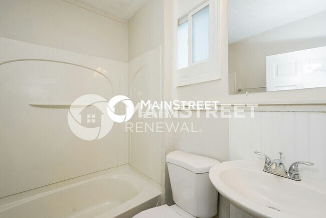 Building Photo - 1 Bedroom Pet-Friendly Home in Louisville, KY with Main Street Renewal