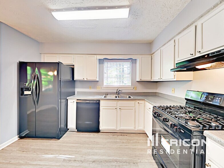 Building Photo - 536 Woodstone Rd