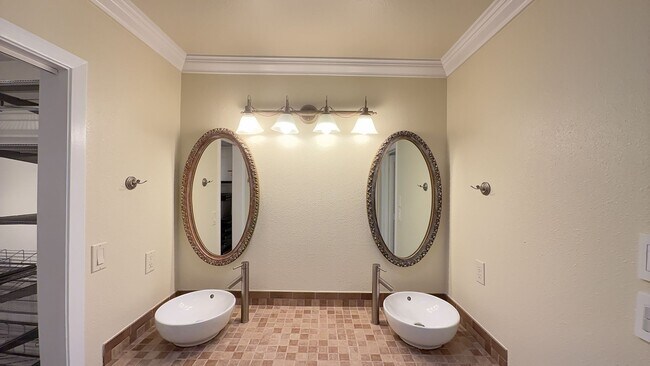 Building Photo - 9106 Rockcrest Cir