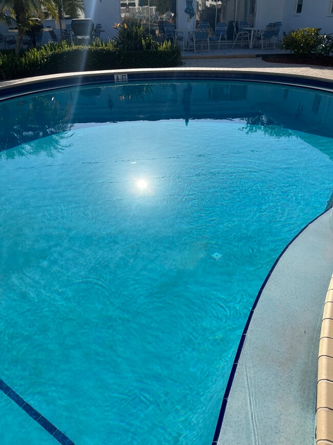 Building Photo - 1655 S Highland Ave