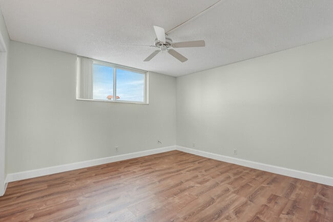 Building Photo - 104 Paradise Harbour Blvd