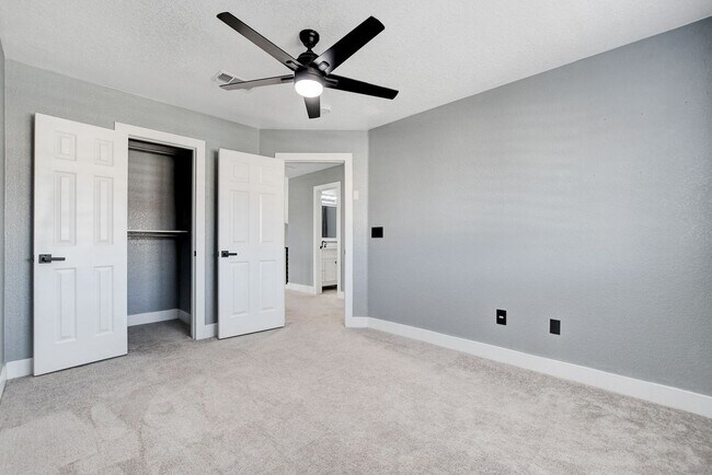 Building Photo - Stunning Silverado Ranch Home with RV parking