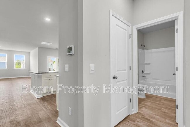 Building Photo - 151 Morning Vw Wy