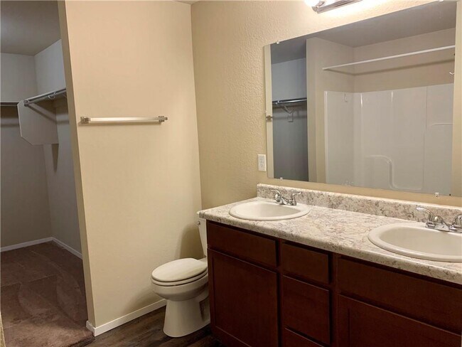 Building Photo - 7851 Bridgegate Ave