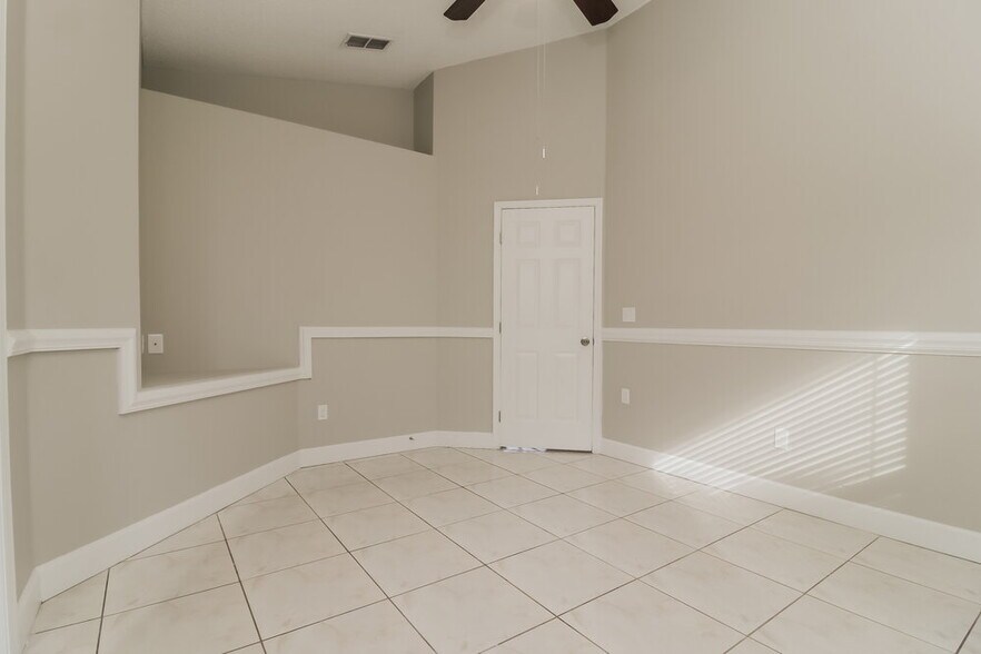 Building Photo - 6340 Tidewave St