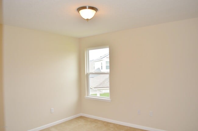 Building Photo - 174 Spring Park Ave