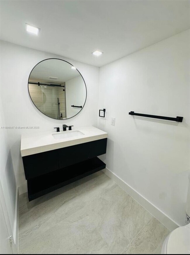 Building Photo - 5838 Collins Ave