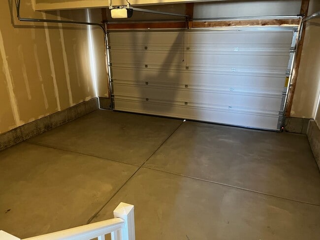 Building Photo - GET $500 OFF THE FIRST MONTHS RENT!!!!