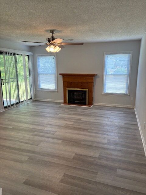 Building Photo - 143 W Victoria Ct